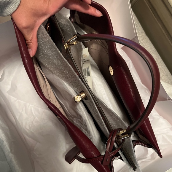 Michael Kors purse - Picture 2 of 3